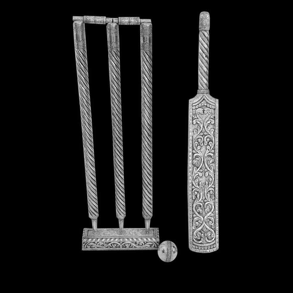 Silver cricket set 